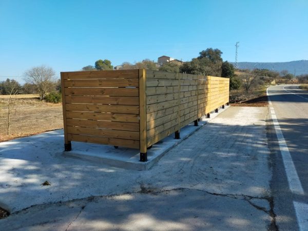 Cubrecontenedor de madera tablas horizontales PRAL